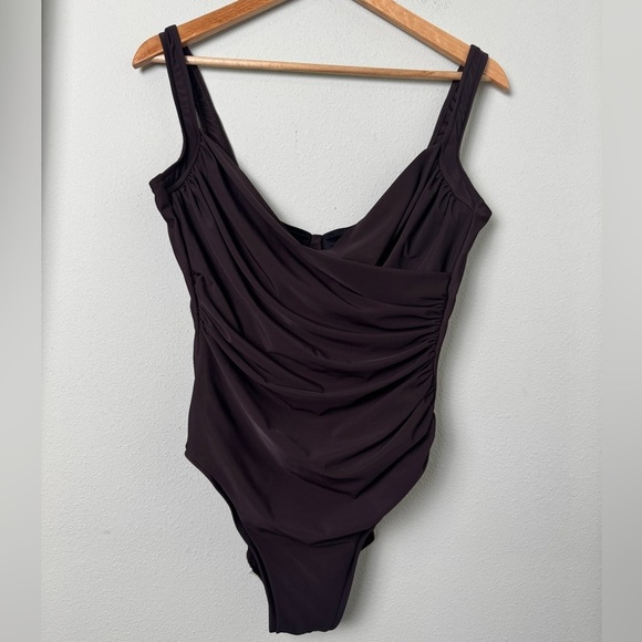 Miraclesuit Women's Swimsuit Brown One Piece Ruched Style #63663 Size 14 - Picture 2 of 15
